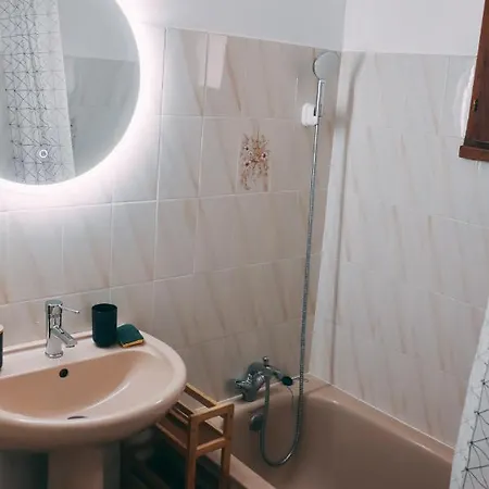 Maison Climatisee, Deux Chambres Avec Exterieur Et Parking Gratuit * Saint-Cyprien (Pyrenees-Orientales)